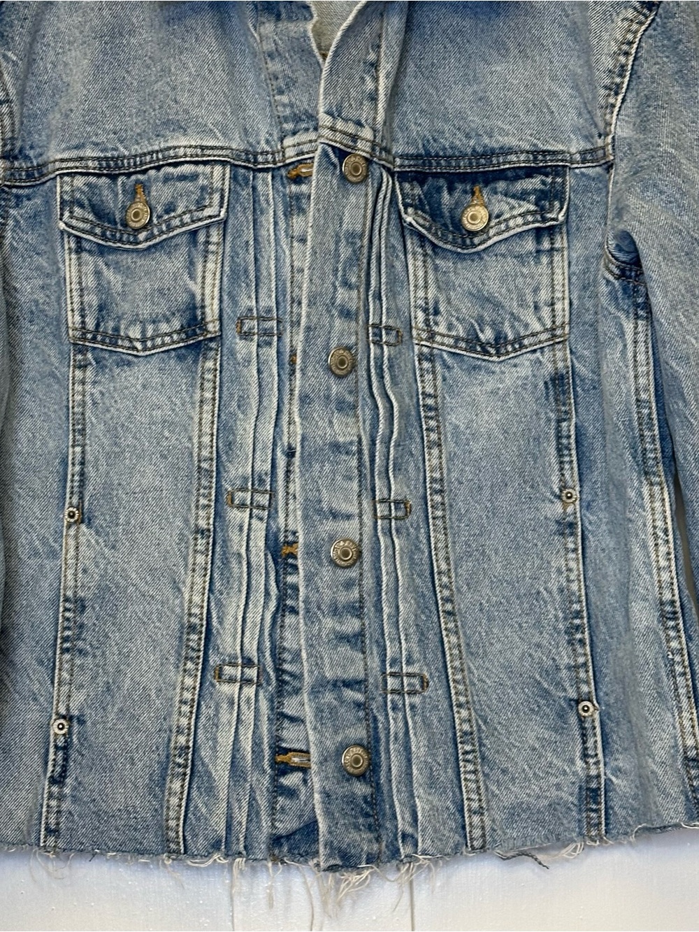 Old Navy Trucker Medium Wash Blue Denim Jacket - Women's Jean Jacket Sz S EUC - Picture 3 of 16